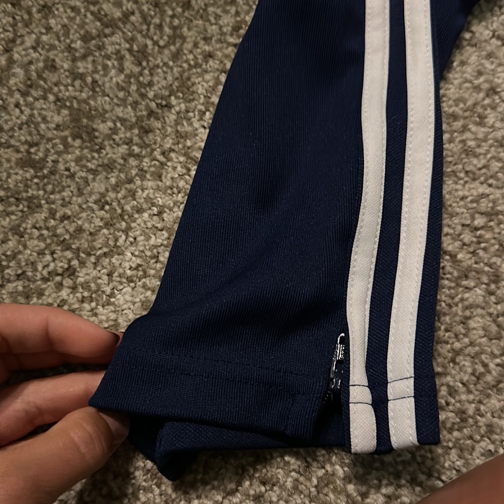 Adidas pants - Picture 4 of 4